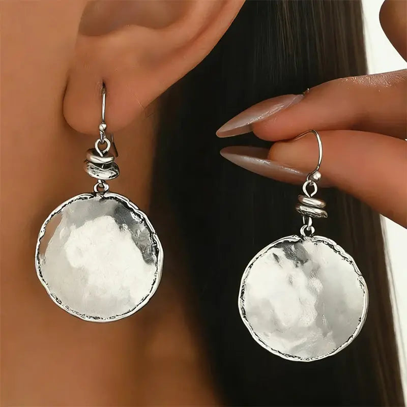 ✨Compra uno y llévate otro gratis🌸Pendientes retro de metal martillado en forma de lágrima