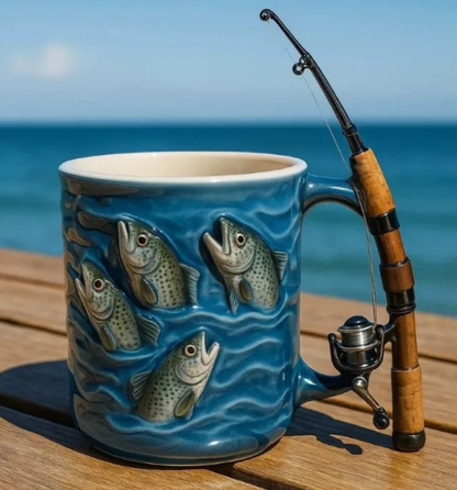 🎣☕ Nova šalica s ribarskom tematikom – Kreativna šalica od smole dizajnirana posebno za ljubitelje ribolova.