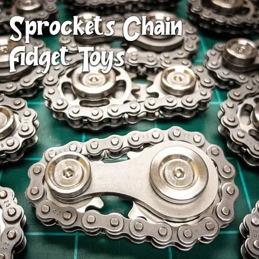 2 kus za 20 eur 📢📢40% ZĽAVA !! ⏰ Fidget Spinner s retiazkou – Hladké otáčanie, odolný a zábavný ✨