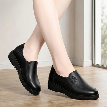 👞【35-41】Plus size mekane kožne ravne cipele - Neklizajuće, lagane i udobne, pogodne za starije žene - Ortopedske mokasine za svaki dan