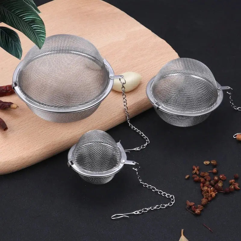 🍵✨【Juego de 3 piezas】Bola para especias de acero inoxidable 304: el experto en filtración multifuncional para su cocina.