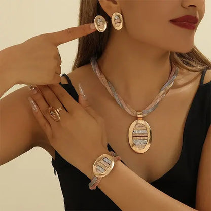 📢📢 50% POPUSTA! ⏰ Elegantni set nakita od 4 dijela s cirkonima