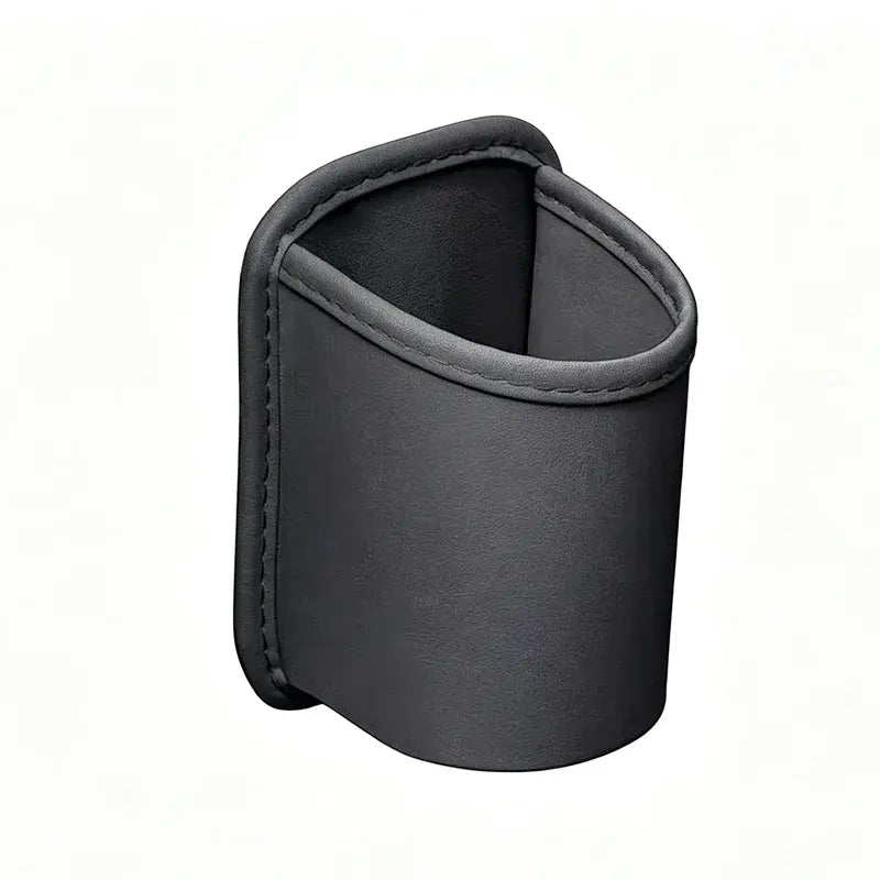 【2 unidades a 25 euros】🥳💞¡Más de 50,000 vendidos! 🚗🧺Portavasos de Cuero para la Puerta del Coche – Apertura amplia para acceder fácilmente a bebidas y al teléfono. Se fija con clip para un ajuste seguro. Fabricado en cuero PU, resistente y elegante. 🛡️✨