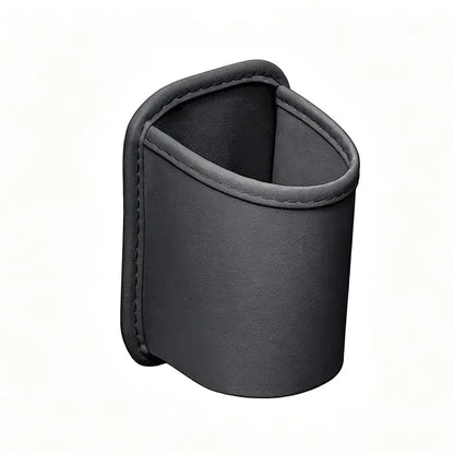 【2 unidades a 25 euros】🥳💞¡Más de 50,000 vendidos! 🚗🧺Portavasos de Cuero para la Puerta del Coche – Apertura amplia para acceder fácilmente a bebidas y al teléfono. Se fija con clip para un ajuste seguro. Fabricado en cuero PU, resistente y elegante. 🛡️✨