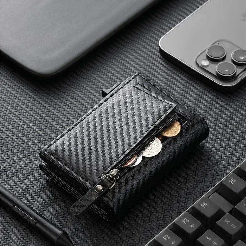 Cartera RFID para hombre: tarjetero de tres cuerpos de fibra de carbono y cartera de piel con cierre magnético y bolsillo para monedas.