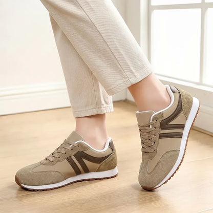 👟 Klasična silueta – bezvremenski retro dizajn tenisica za trčanje koji spaja moderne elemente kako bi stvorio trajan i kultan stil.