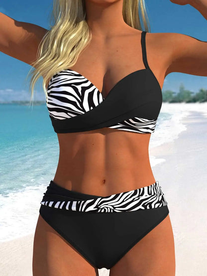 💞 Dámske dvojdielne push-up bikiny 🌊 Zvýraznia vaše krásne krivky, ponúkajú maximálne pohodlie a vyžarujú nadčasovú eleganciu.