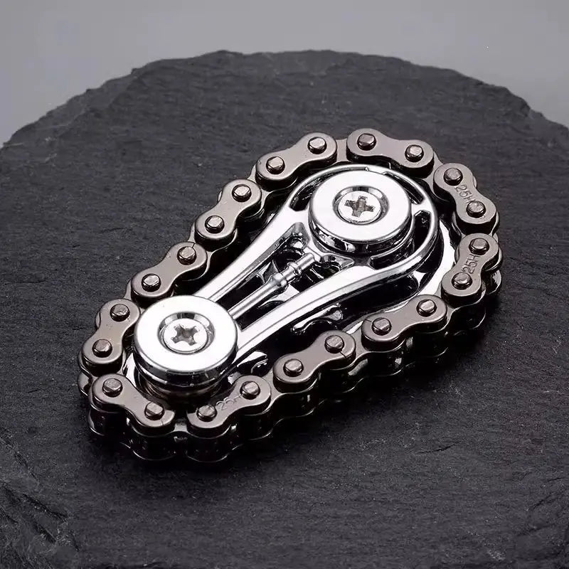 2 kus za 20 eur 📢📢40% ZĽAVA !! ⏰ Fidget Spinner s retiazkou – Hladké otáčanie, odolný a zábavný ✨